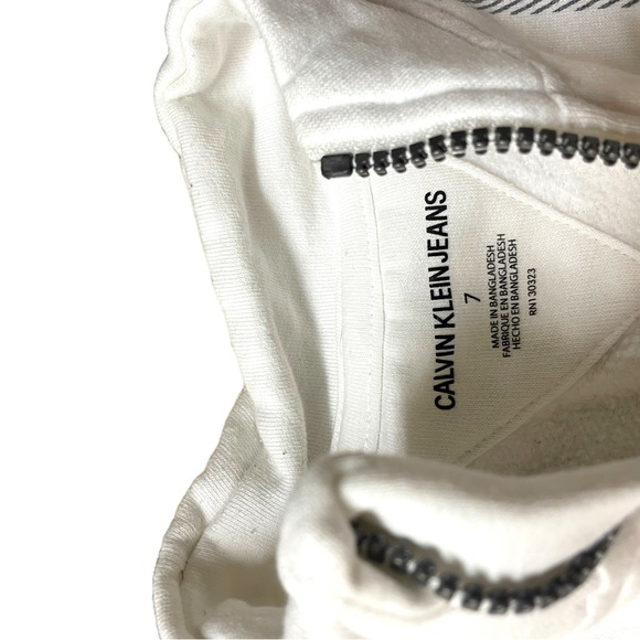 ✨KIDS CALVIN KLEIN SWEATSHIRT✨ - Picture 3 of 5